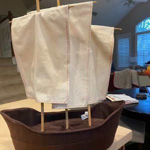 PB Kids Pilgrim Ship Centerpiece